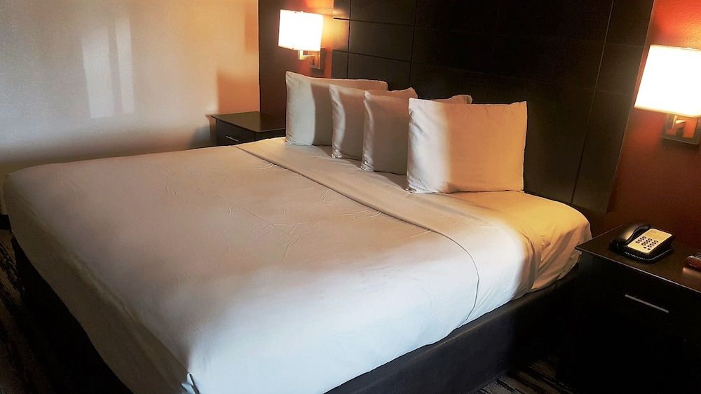 Superior Room, 1 King Bed, Smoking