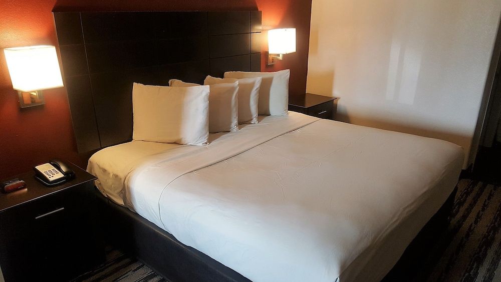 Superior Room, 1 King Bed, Smoking