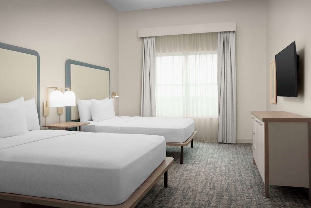 Suite, Accessible, Bathtub (Mobility & Hearing)
