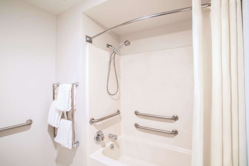 Room, 1 King Bed, Accessible, Non Smoking (Mobility, Roll-In Shower)