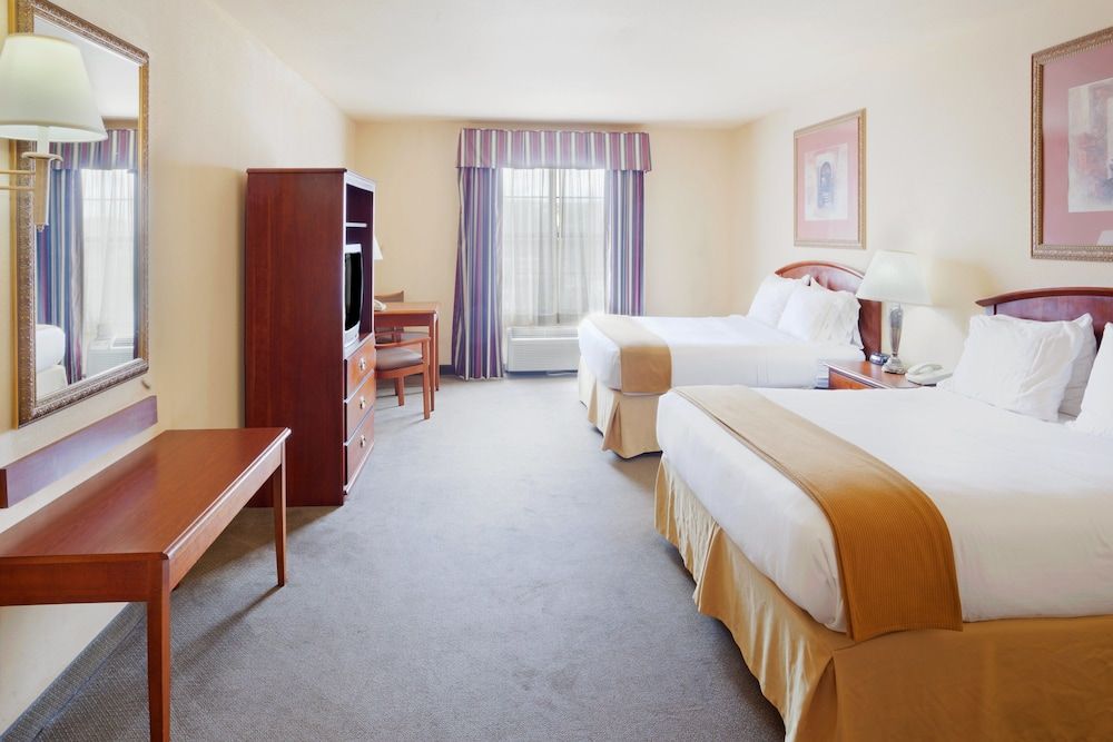 Standard Room, 2 Queen Beds, Accessible (Comm, Tub)