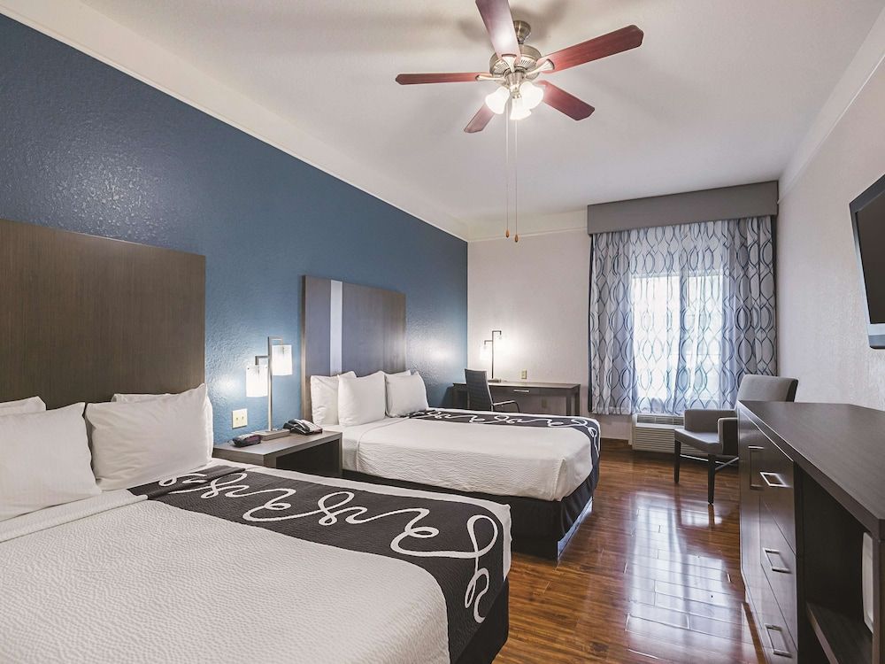 Room, 2 Queen Beds, Accessible, Non Smoking (Mobility,Roll-In Shower)