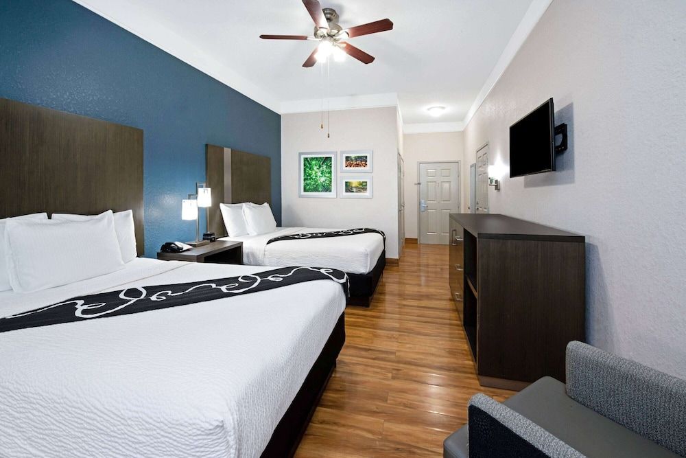 Room, 2 Queen Beds, Accessible, Non Smoking (Mobility,Roll-In Shower)