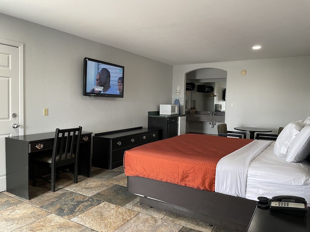 Texas Inn La Feria Basic Room, 1 King Bed, Non Smoking 2