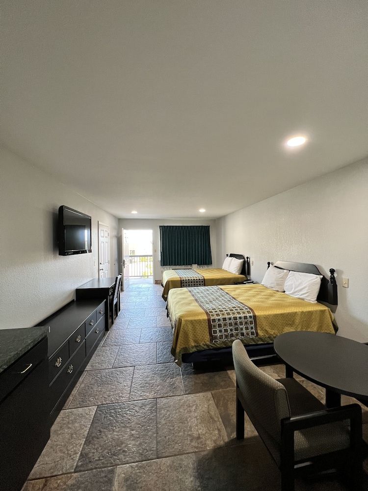 Texas Inn La Feria Basic Room, 2 Queen Beds, Non Smoking