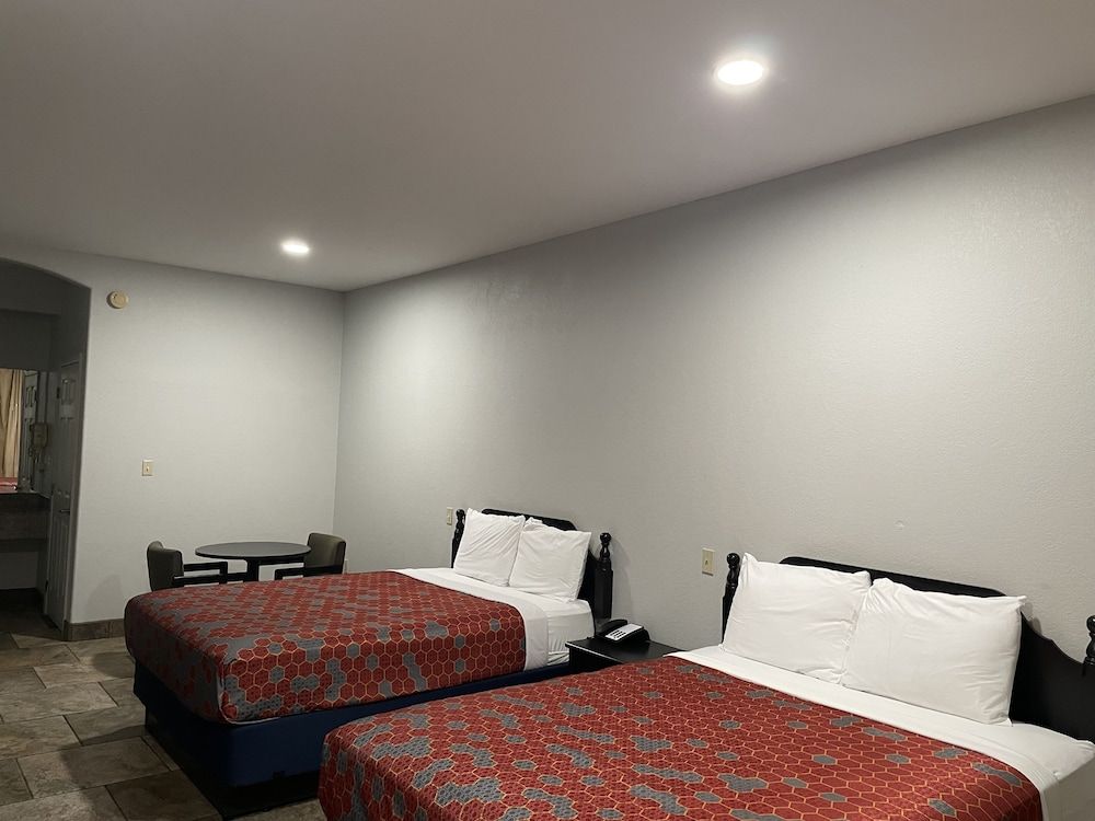 Texas Inn La Feria Basic Room, 2 Queen Beds, Non Smoking 7