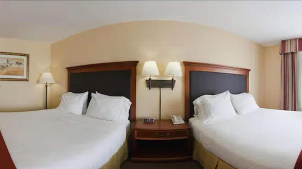 Standard Room, 2 Queen Beds, Accessible (Mobility, Accessible Tub)