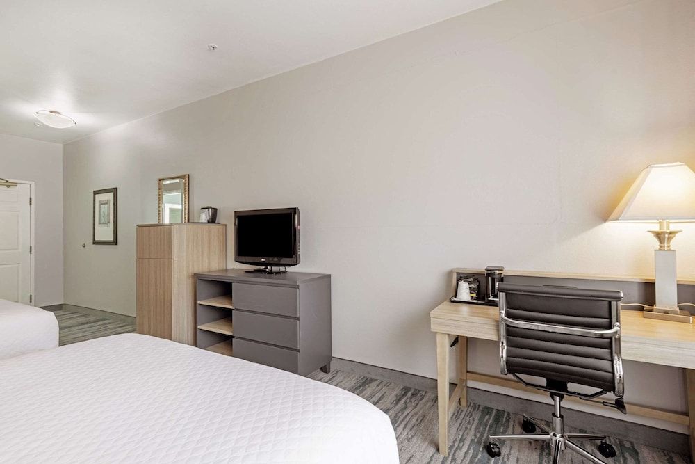 Room, 2 Queen Beds, Accessible, Non Smoking