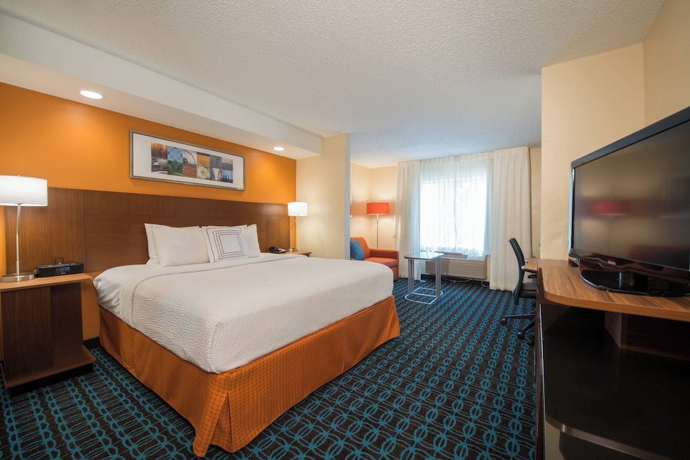 Suite, 1 King Bed with Sofa bed, Non Smoking