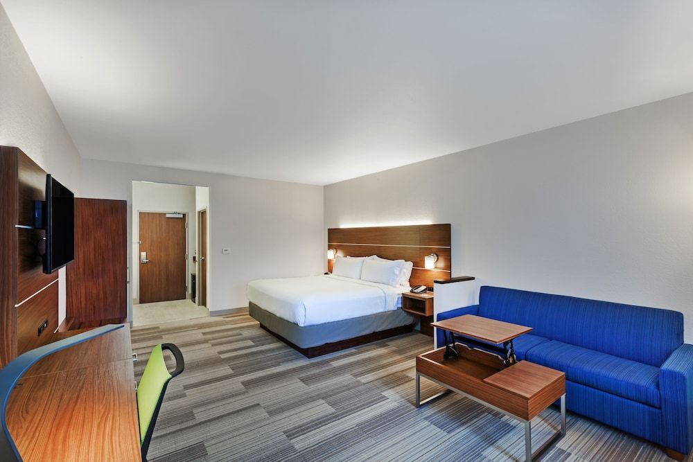 Suite, 1 King Bed, Accessible (Communications, Mobility, Access Tub)