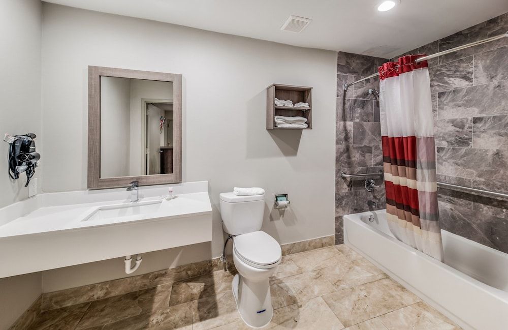 Red Roof Inn Lewisville Deluxe Room, 2 Queen Beds, Smoking 5