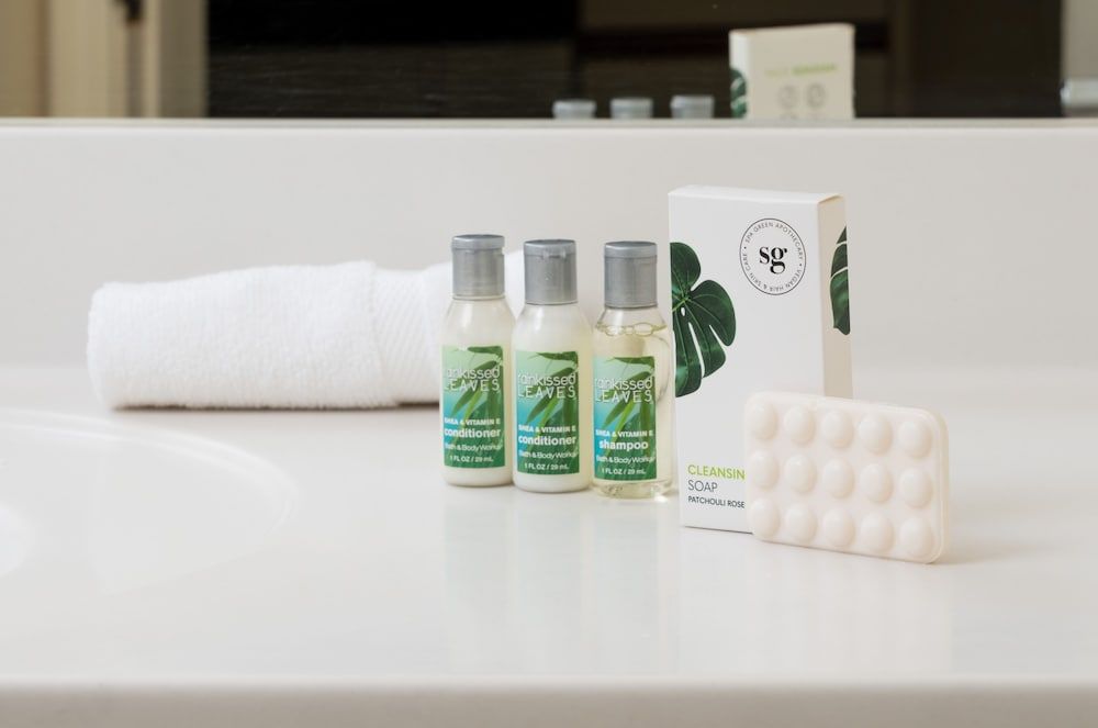 MCM Eleganté Hotel & Suites Standard Room, 1 King Bed with Sofa bed, Mobility Accessible 4