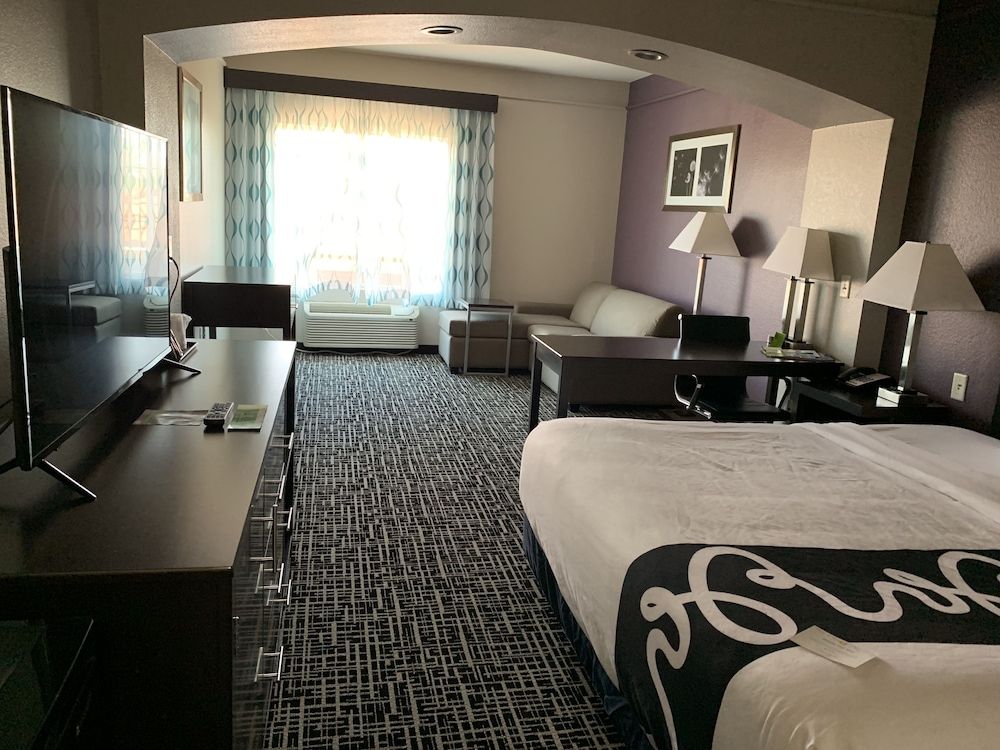 Deluxe Room, 1 King Bed, Non Smoking (Executive)