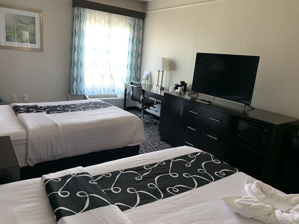 Room, 2 Double Beds, Accessible, Non Smoking ( Mobility/hearing, Roll-in Shower)