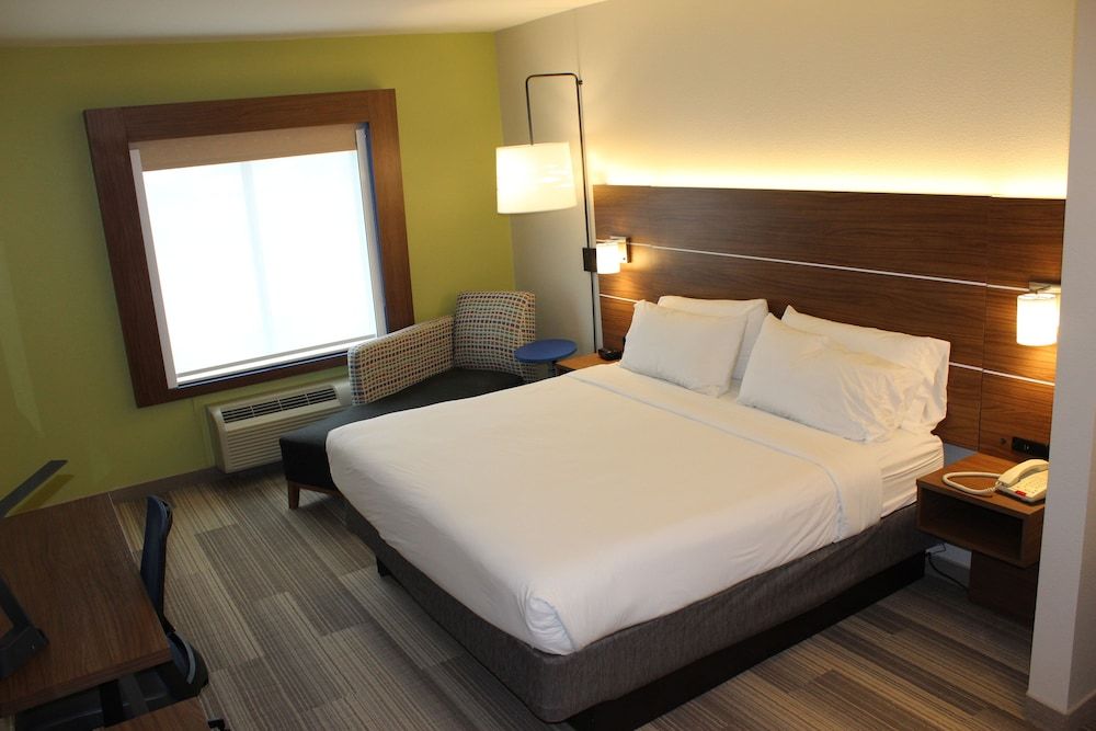 Suite, 1 King Bed, Non Smoking