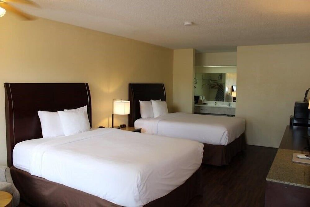 Standard Room, 2 Queen Beds, Smoking