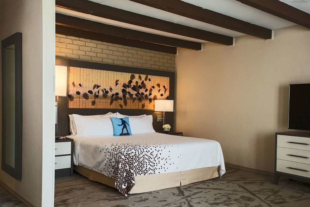 Studio Suite, 1 King Bed, Accessible, Non Smoking (Tub with Grab Bars)