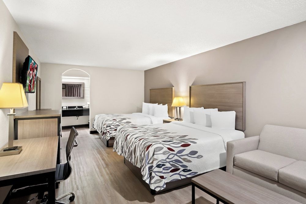 Superior Room, 2 Queen Beds, Non Smoking, Poolside