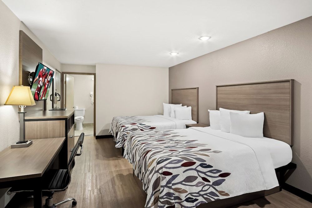 Red Roof Inn & Conference Center McKinney Deluxe Room, 2 Double Beds, Non Smoking, Poolside 3