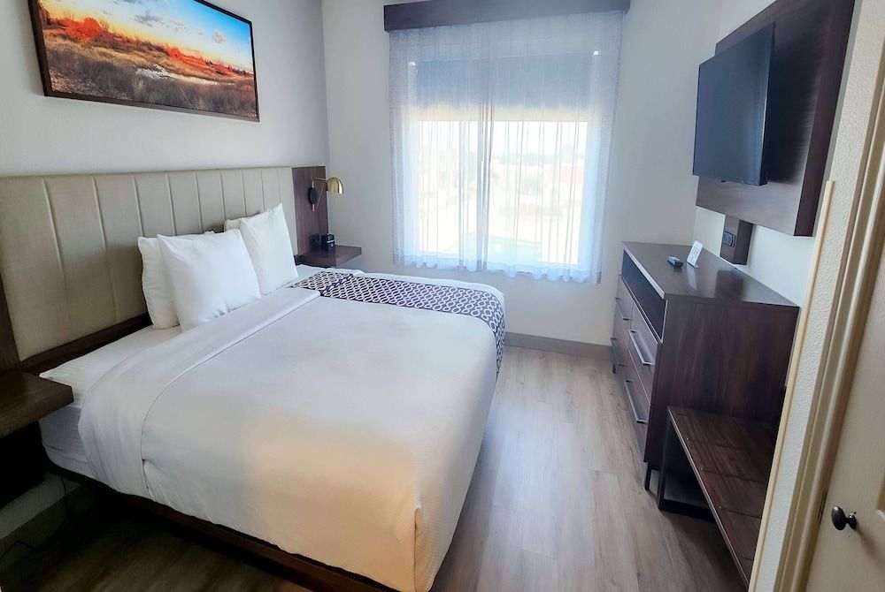 Suite, 1 King Bed, Non Smoking