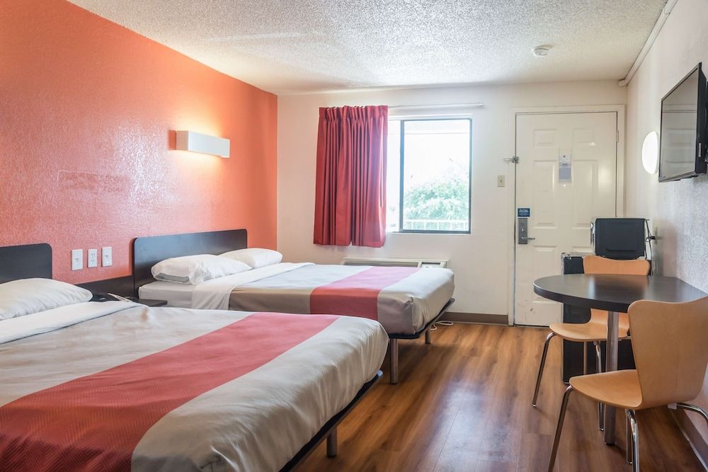 Standard Room, 2 Queen Beds, Non Smoking