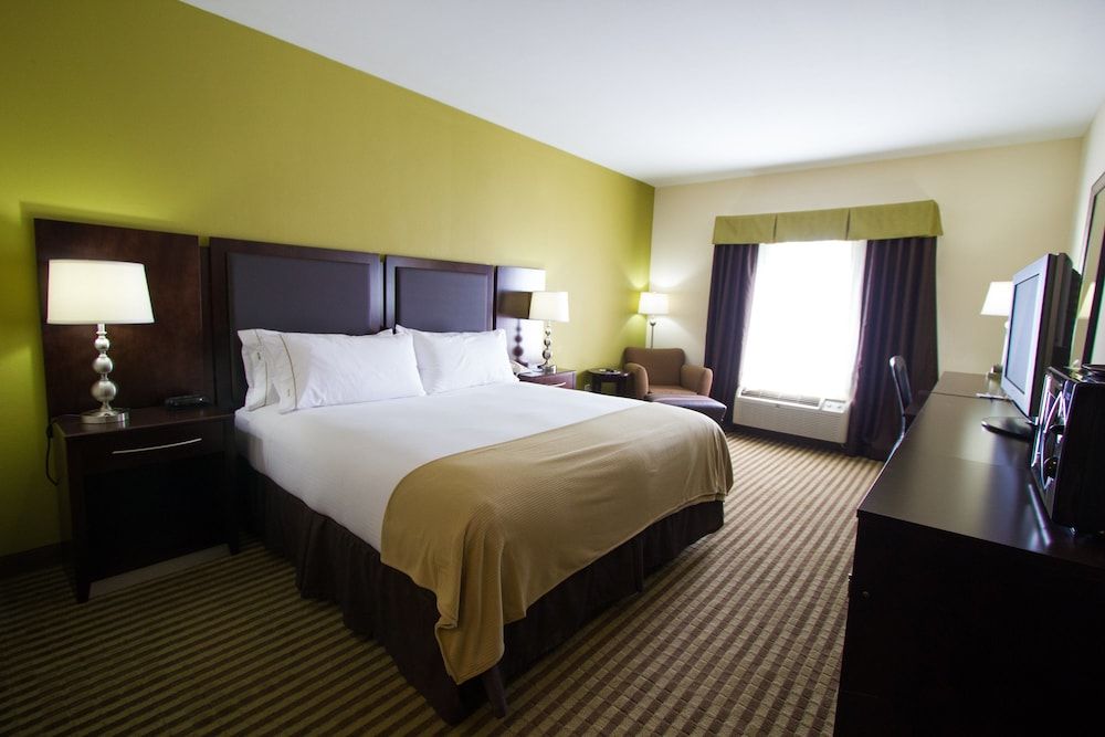 Standard Room, 1 King Bed