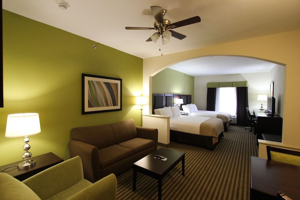 Suite, Multiple Beds