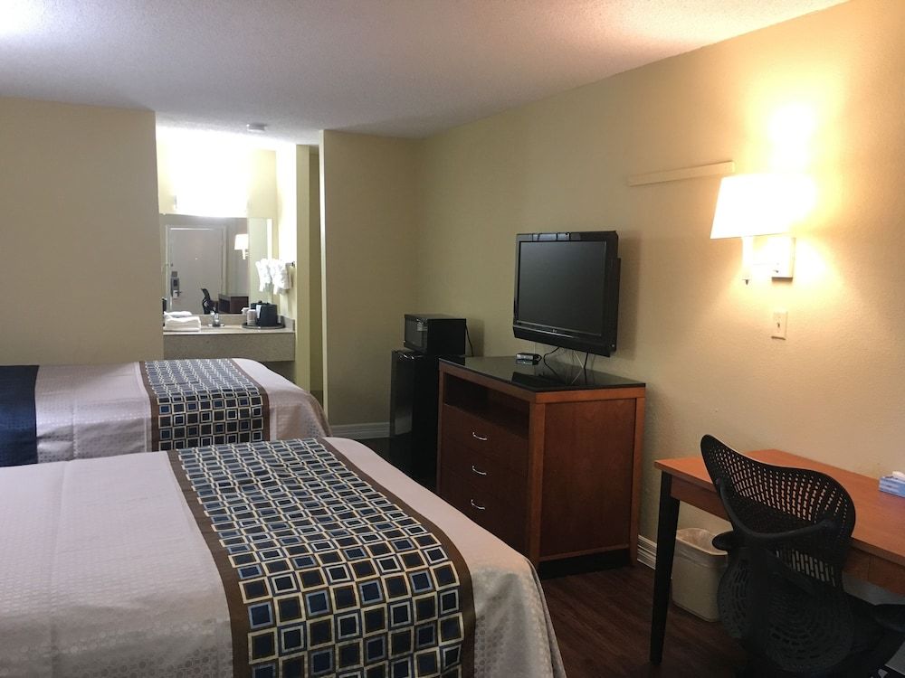 Navasota Inn Standard Room, 2 Queen Beds, Non Smoking 2