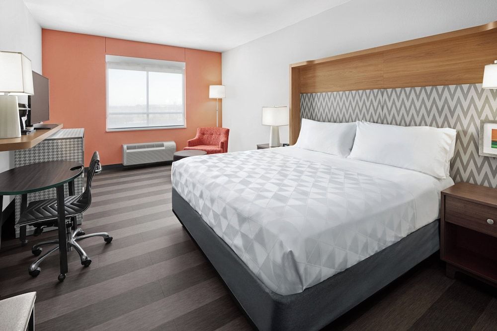 Standard Room, 1 King Bed, Accessible (Communications)