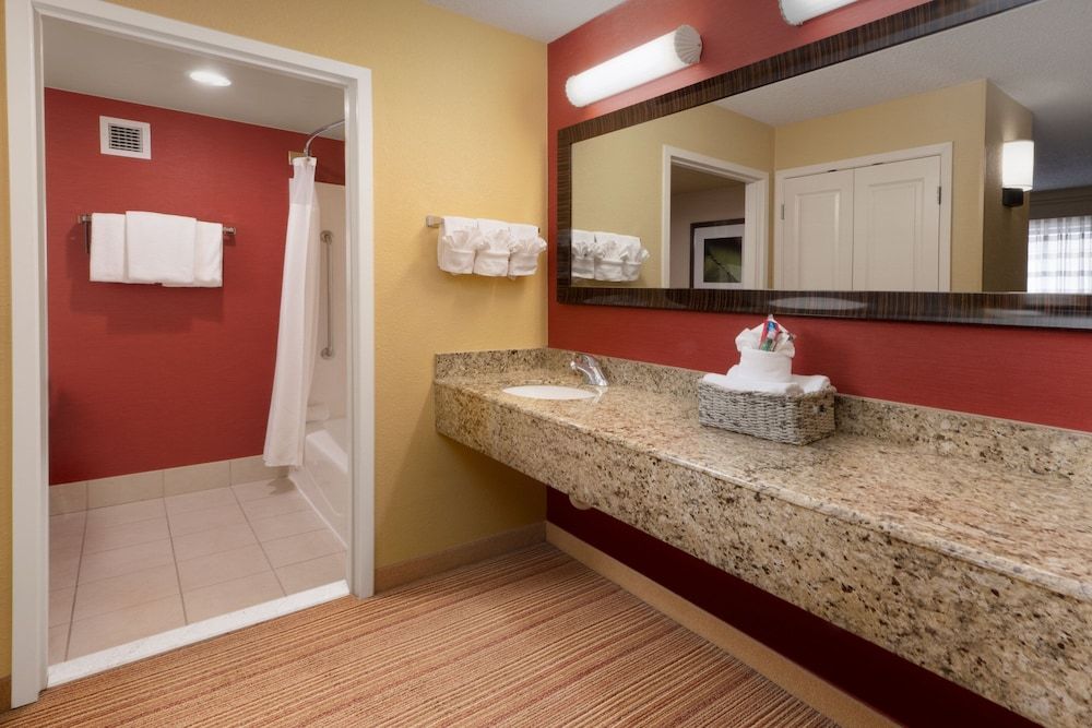 Suite, 1 Bedroom (Hearing Accessible)