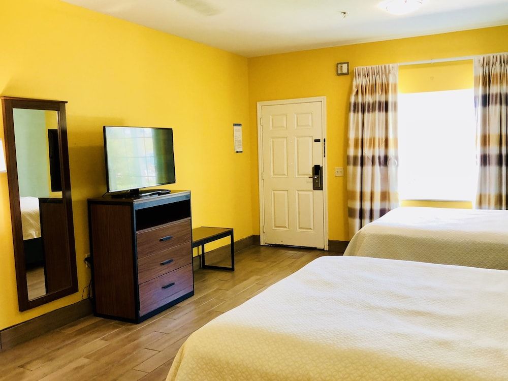 Room, 2 Queen Beds, Accessible, Non Smoking (Mobility/Hearing, Roll-In Shower)