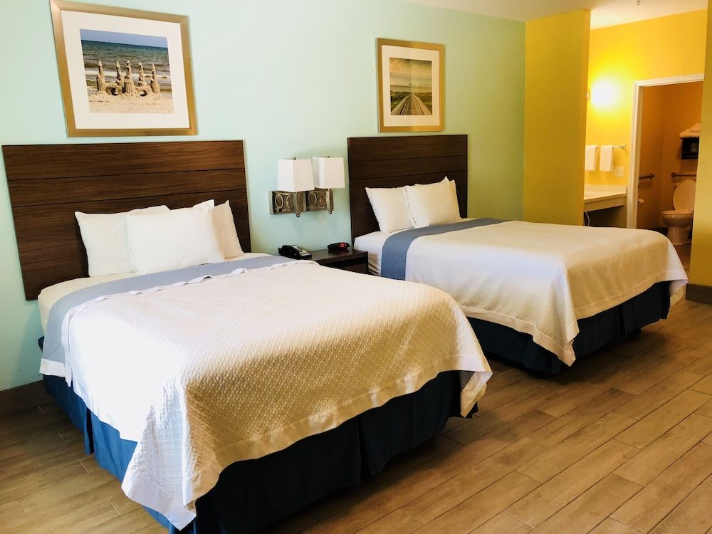 Room, 2 Queen Beds, Accessible, Non Smoking (Mobility/Hearing, Roll-In Shower)