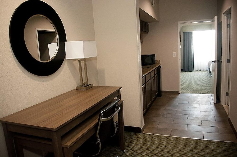 Suite, 1 Bedroom, Accessible, Non Smoking (Comm, Accessible Tub)