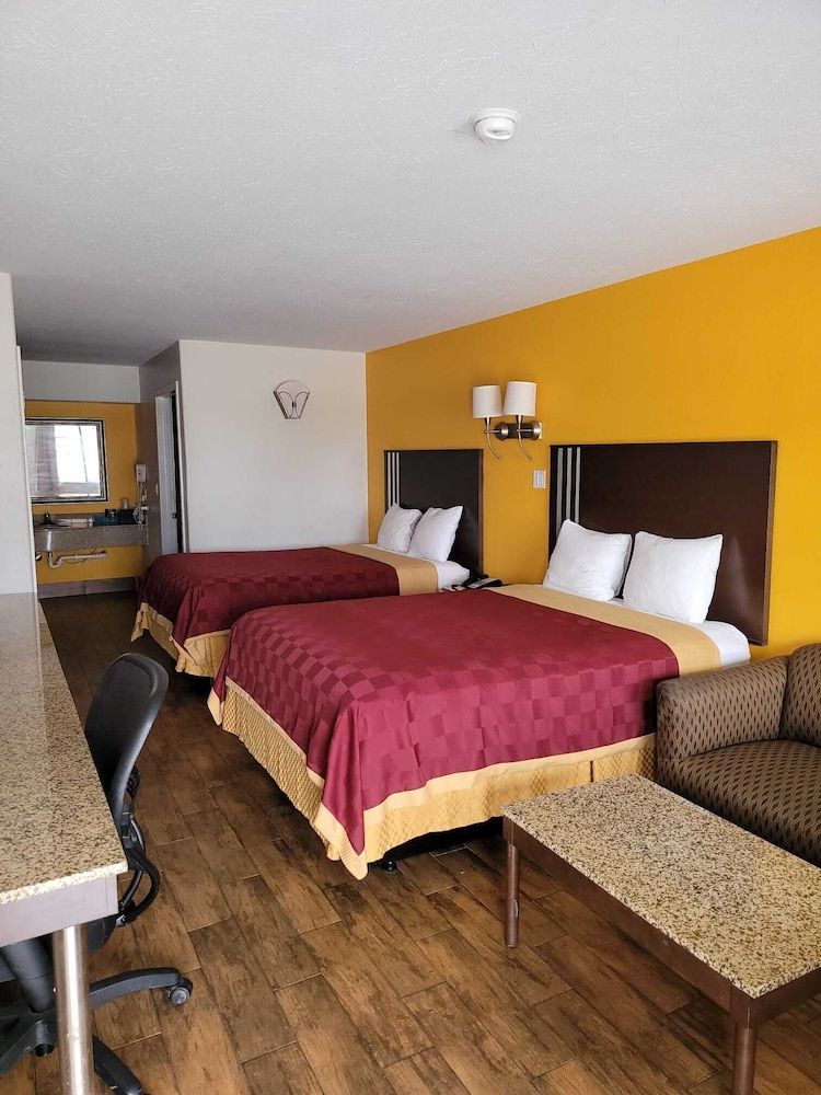 Texas Inn & Suites Raymondville Standard Room, 2 Queen Beds