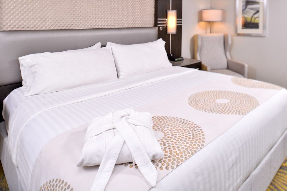 Standard Room, 1 King Bed, Accessible Bathtub (Mobility, Accessible Tub)
