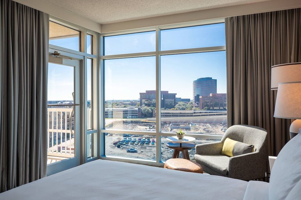 Executive Suite, 1 Bedroom, Non Smoking (Mobility/Hearing Accessible, Tub)