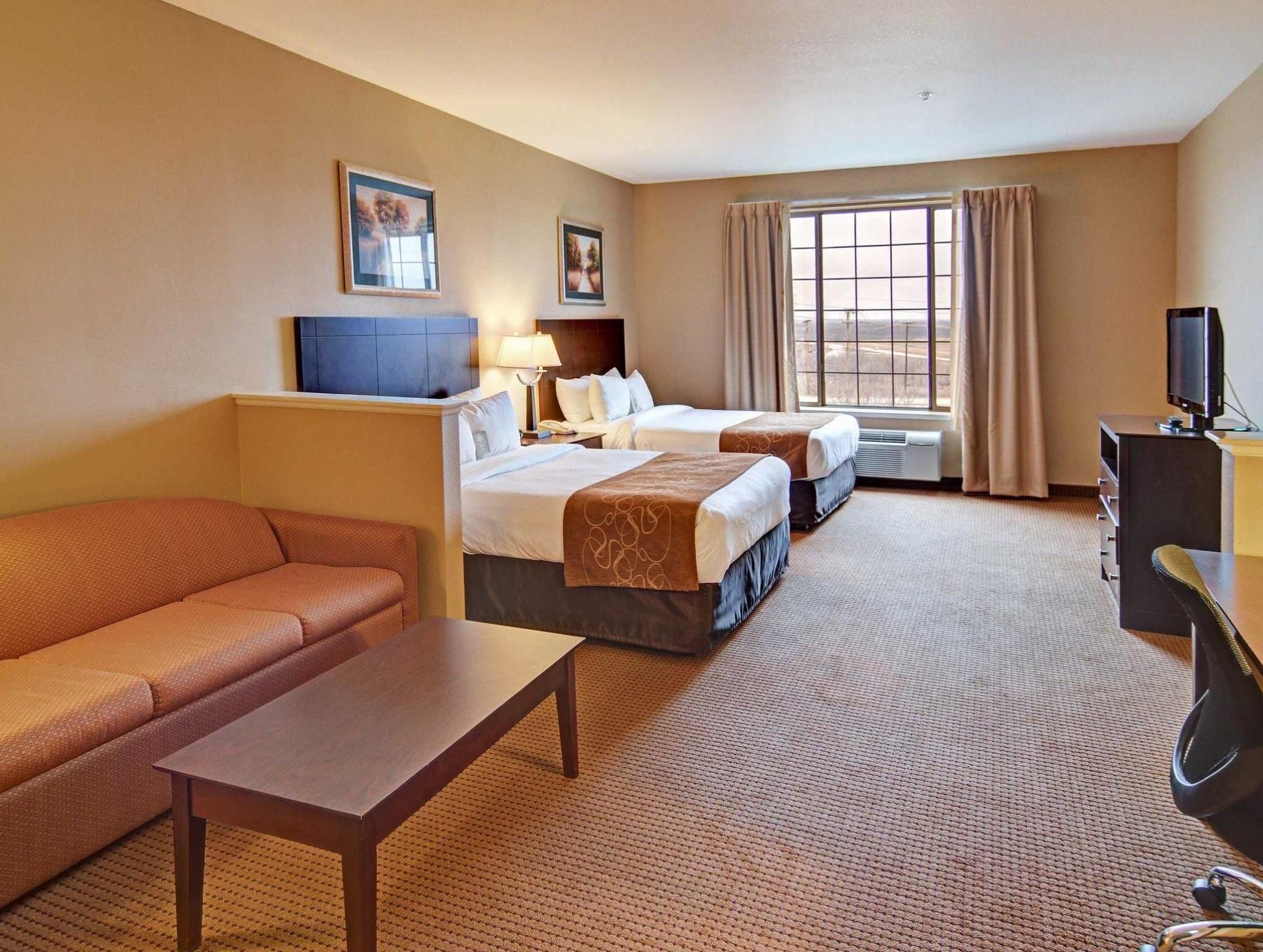 2 Queen Beds, Suite, Nonsmoking