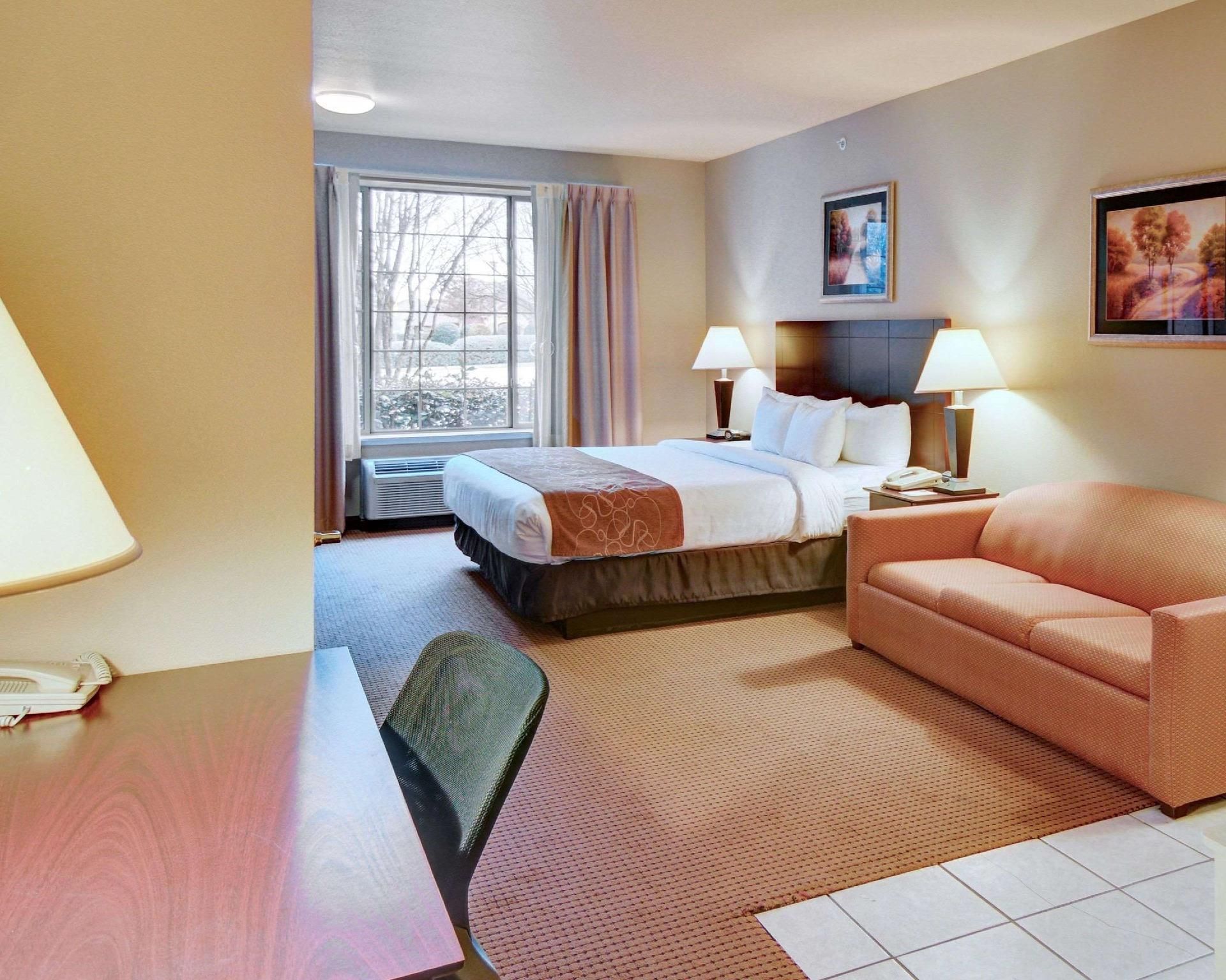 1 King Bed, Suite, Nonsmoking, Accessible