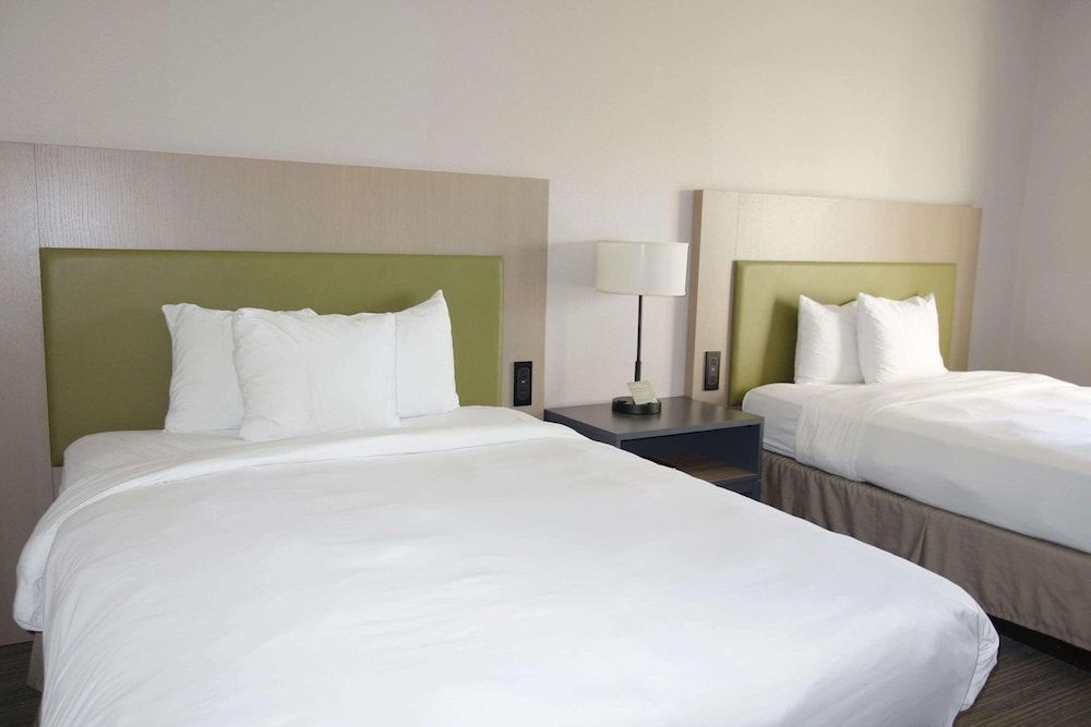 Room, 2 Queen Beds, Non Smoking