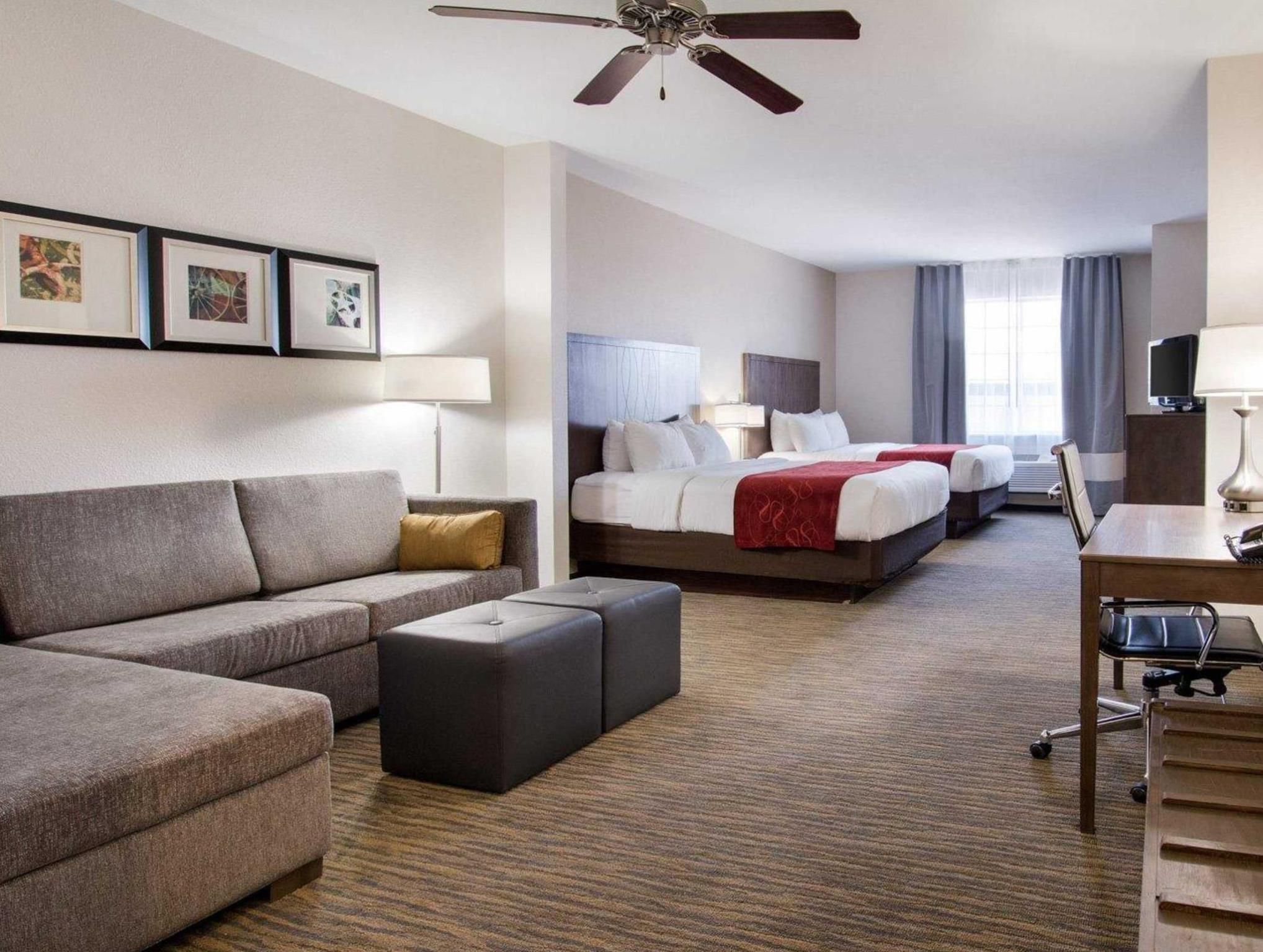 2 Queen Beds, Suite, Nonsmoking