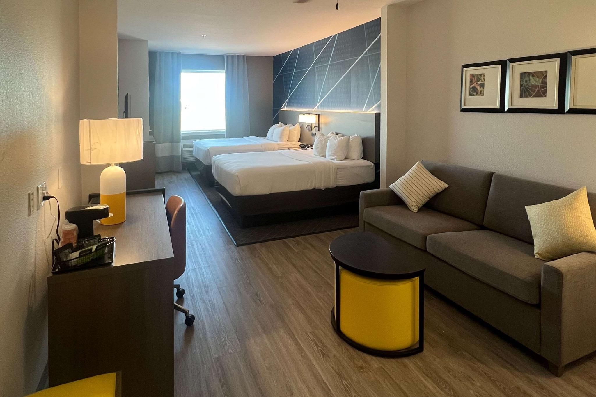 2 Queen Beds, Suite, Nonsmoking, Accessible