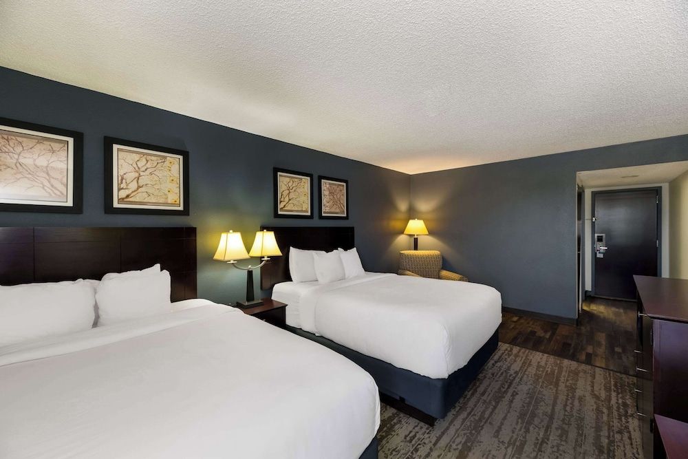 Clarion Hotel San Angelo near Convention Center Standard Room, 2 Queen Beds, Non Smoking 2