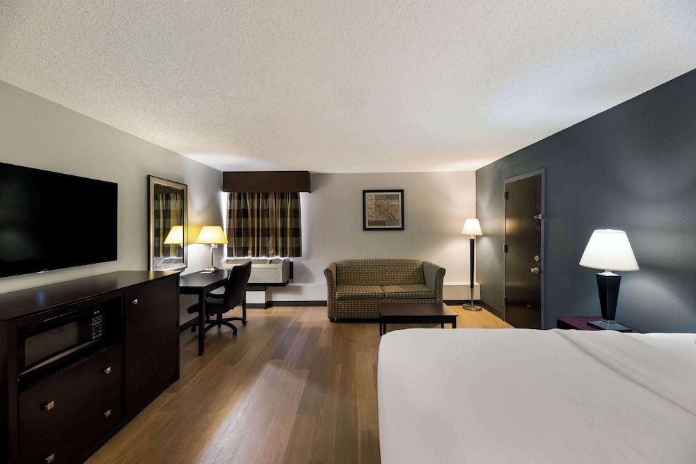Clarion Hotel San Angelo near Convention Center Suite, 1 King Bed with Sofa bed, Non Smoking