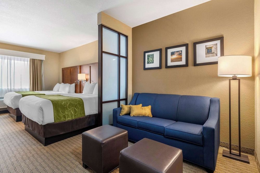 Suite, 1 King Bed, Non Smoking