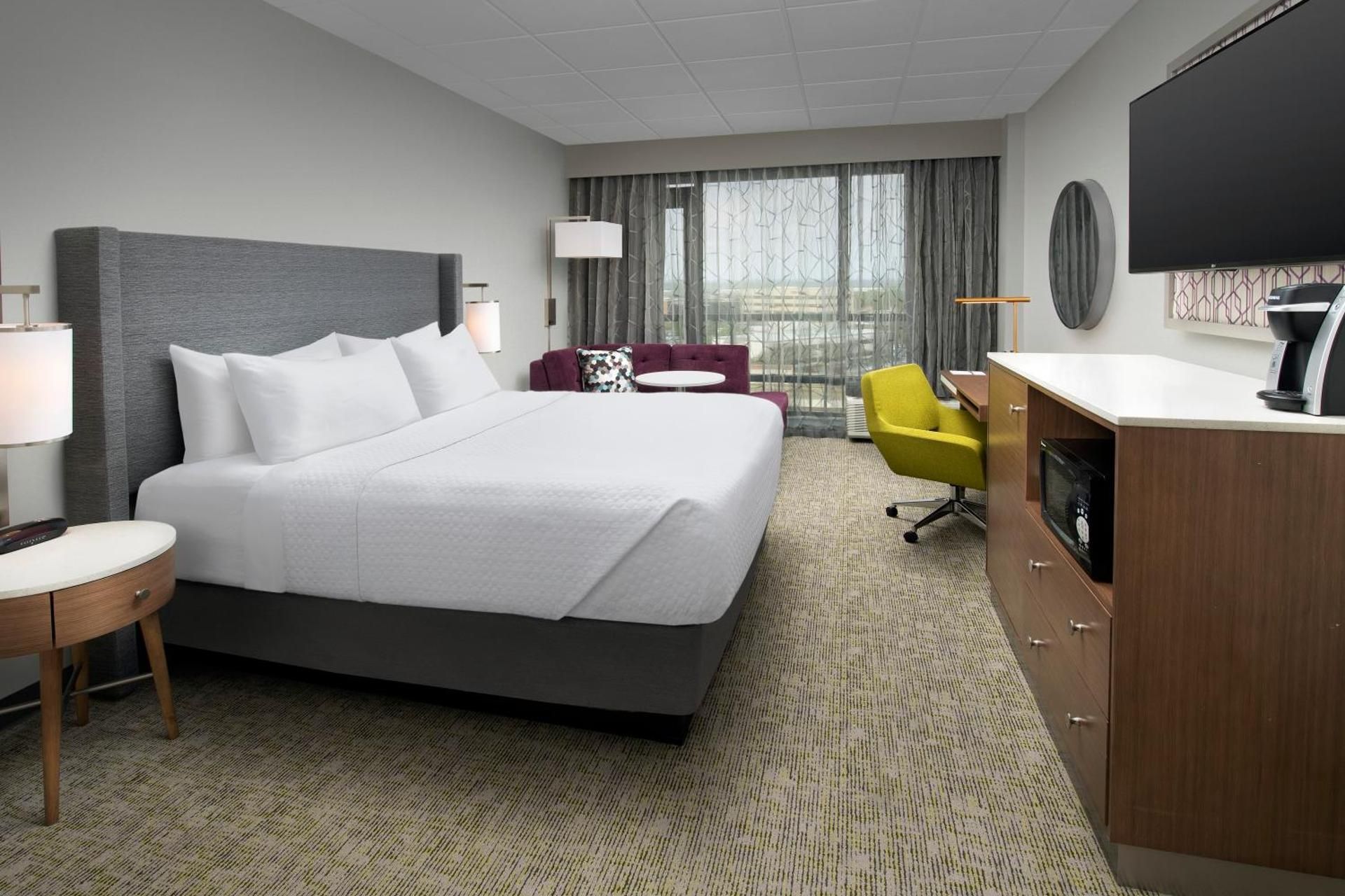 Standard Queen Room with Two Queen Beds and Mobility Accessible Tub