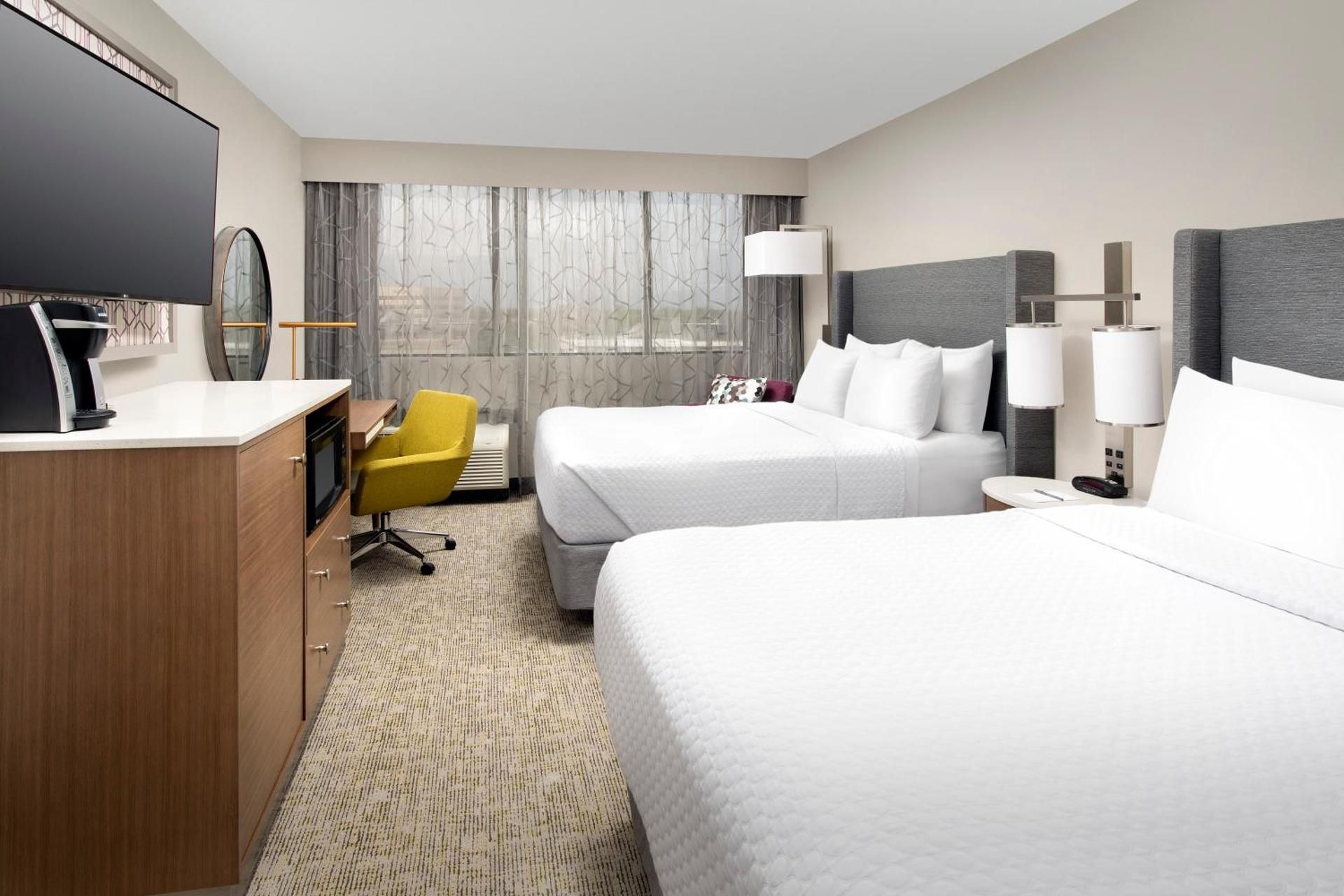 Standard Queen Room with Two Queen Beds and Mobility Accessible Tub