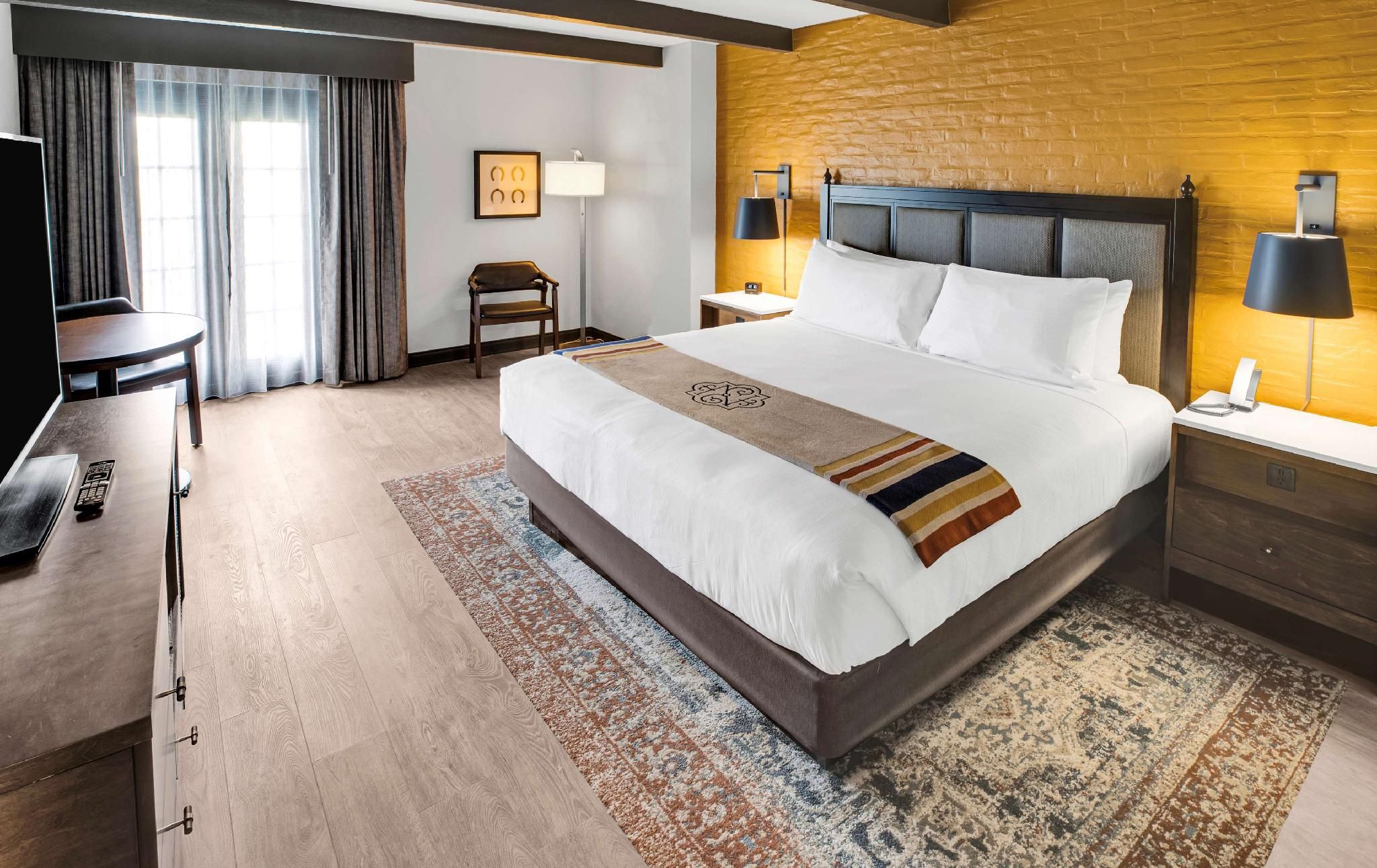 1 KING BED -- BATH HAS EITHER TUB OR SHOWER