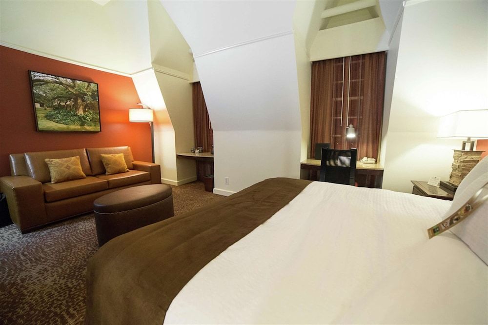Deluxe Room, 1 King Bed with Sofa bed