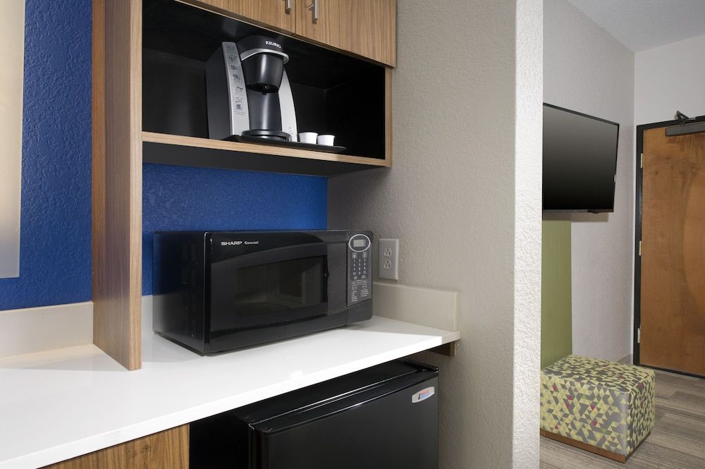 Suite, Multiple Beds, Accessible (Mobility, Accessible Tub)