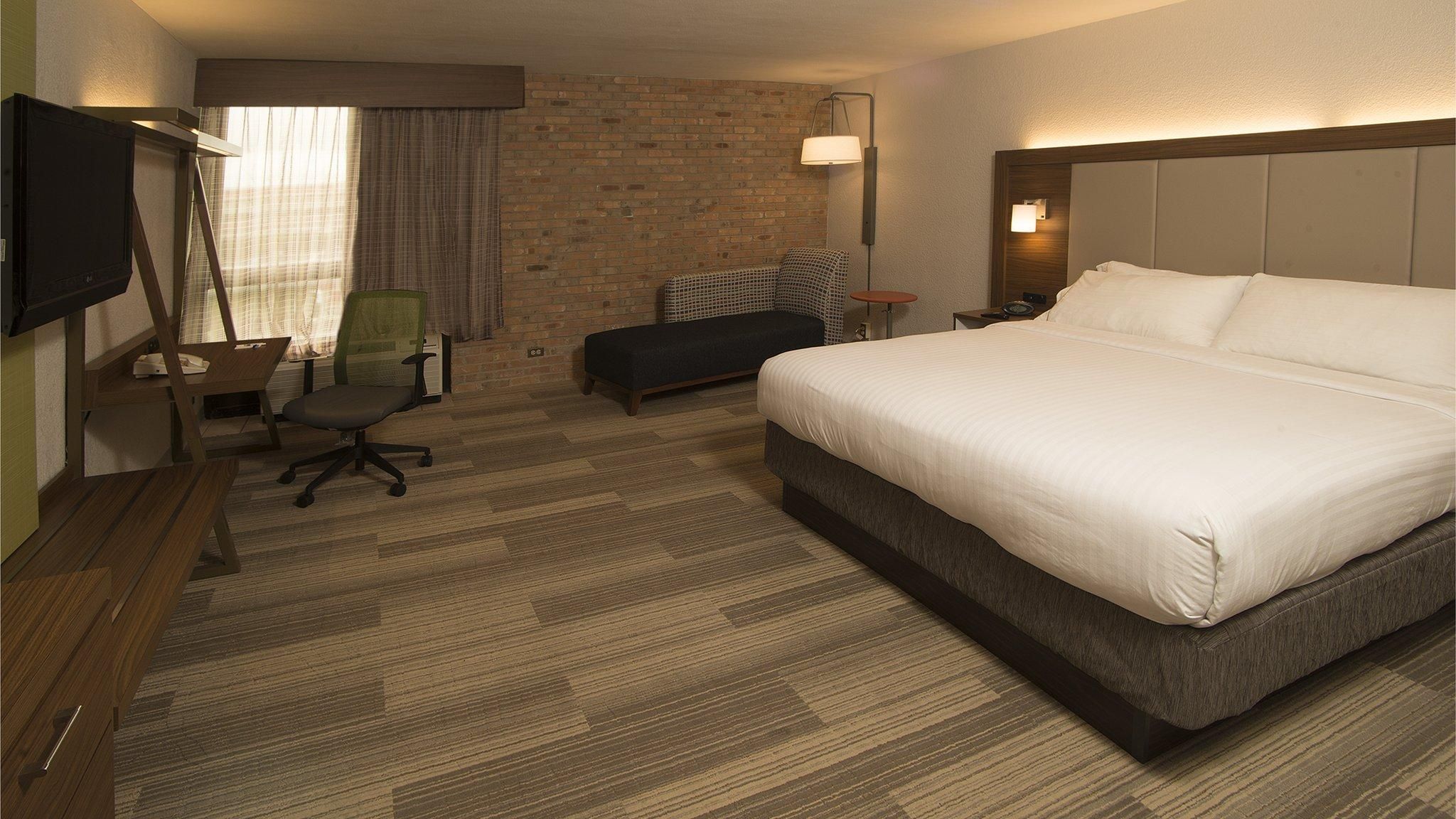 1 King Bed Standard Extra Floor Space